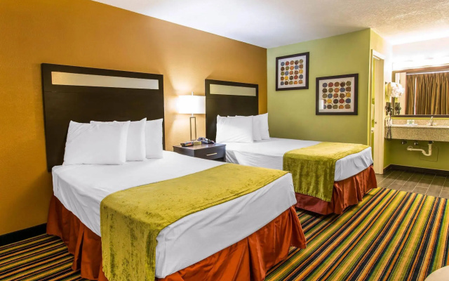 photo 3 of Quality Inn Davenport - Maingate South