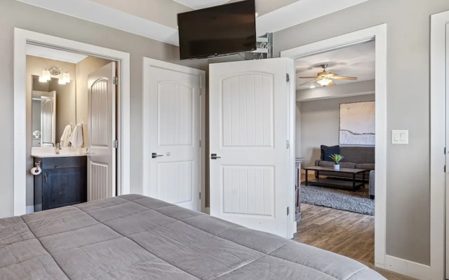 photo 5 of Sunset Point #w302 3 Bedroom Condo