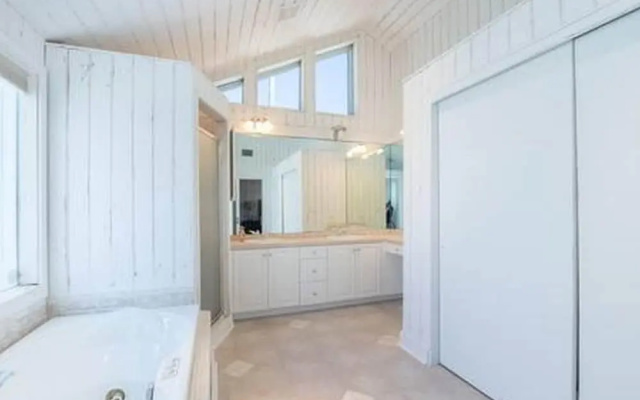 photo 3 of Sunset Sands Beach Pool Home Pass-a-grille 2508 by Techtravel