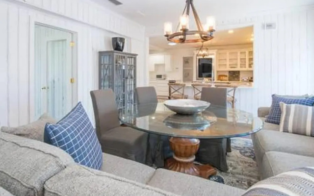photo 5 of Sunset Sands Beach Pool Home Pass-a-grille 2508 by Techtravel