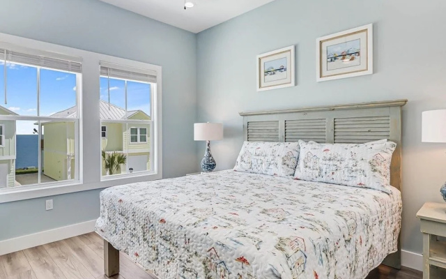 photo 2 of Sunshine And Flip Flops Sp114 4 Bedroom Home by RedAwning