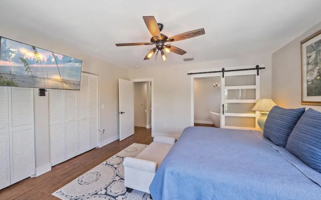 photo 4 of Sunshine Cottage At Cedars 2 Bedroom Condo by RedAwning