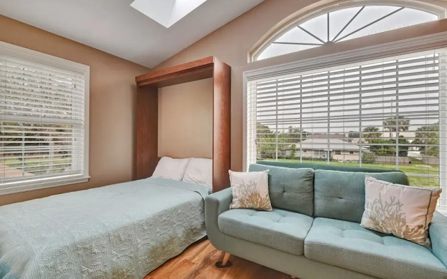 photo 2 of Sunshine Hideaway - Large Studio - Pet Friendly
