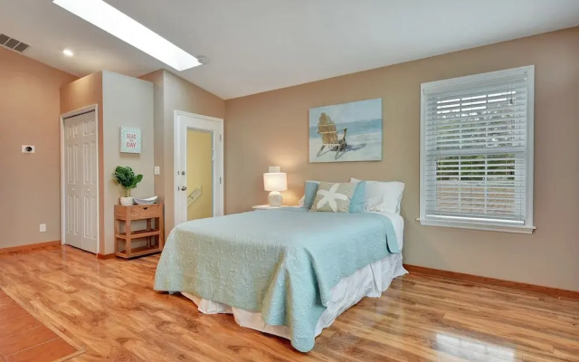 photo 5 of Sunshine Hideaway - Large Studio - Pet Friendly