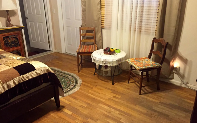 photo 2 of Sunshine LA BnB