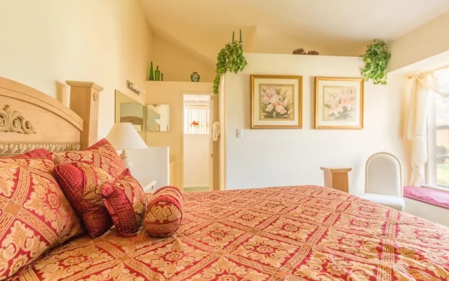 photo 4 of Sunshine, Love, and Happiness in a Home Thats Cute as a Button - 3BD 2552
