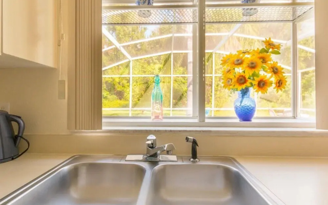 photo 5 of Sunshine, Love, and Happiness in a Home Thats Cute as a Button - 3BD 2552
