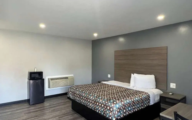 photo 3 of Sunshine Motel