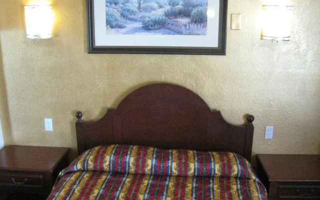 photo 5 of Sunshine Motel