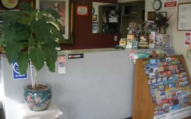 photo 2 of Sunshine Motel
