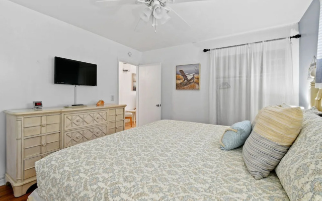 photo 4 of Sunshine Shores Boutique Apartments