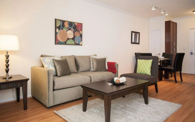photo 5 of Sunshine Suites at 909 West Temple Street