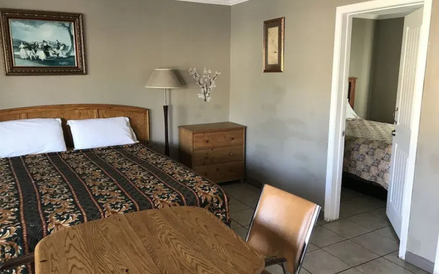 photo 2 of Sunshine Village Motel