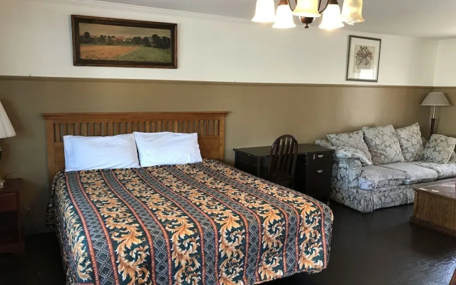 photo 5 of Sunshine Village Motel