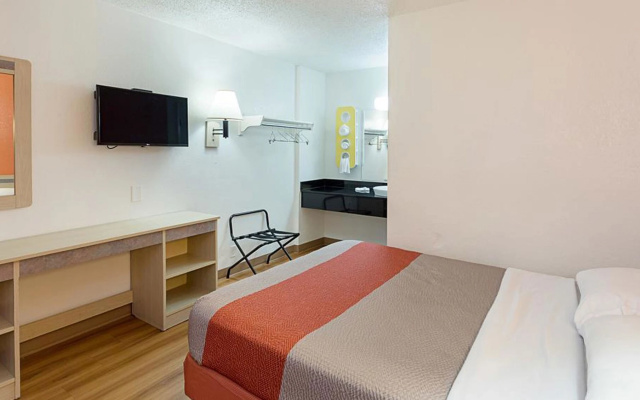 photo 5 of Magnuson Hotel Baton Rouge East