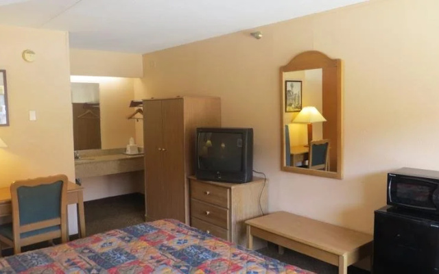 photo 5 of Super 7 Inn Dallas