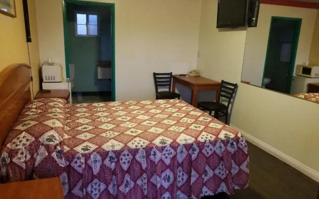photo 2 of Super 7 Motel