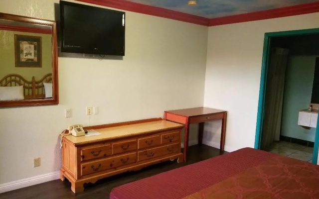 photo 4 of Super 7 Motel