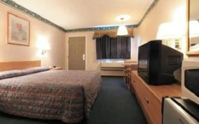 photo 2 of Super 7 Motel