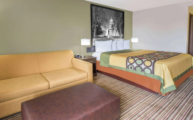 photo 3 of Super 8 by Wyndham Madison South
