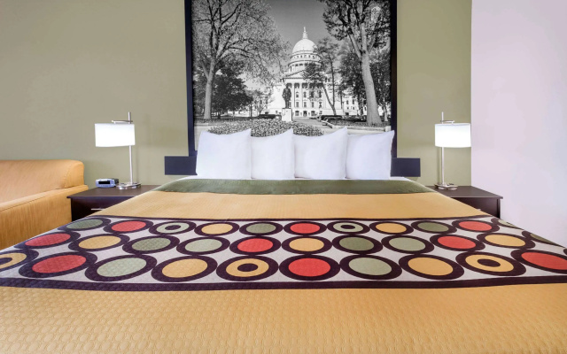 photo 4 of Super 8 by Wyndham Madison South