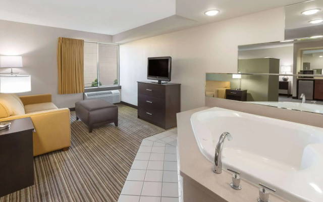photo 5 of Super 8 by Wyndham Madison South
