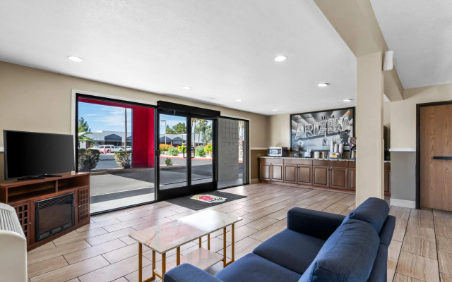 photo 2 of Super 8 by Wyndham - Mesa/Gilbert