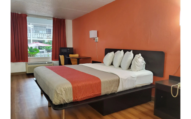 photo 3 of Motel 6 Sweetwater, TN - Lost Sea