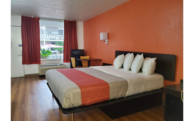 photo 4 of Motel 6 Sweetwater, TN - Lost Sea