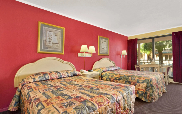 photo 3 of Royal Palace Inn & Suites