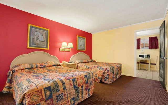 photo 4 of Royal Palace Inn & Suites