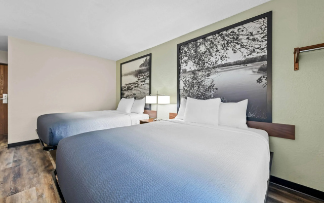 photo 5 of Super 8 by Wyndham Alexandria MN