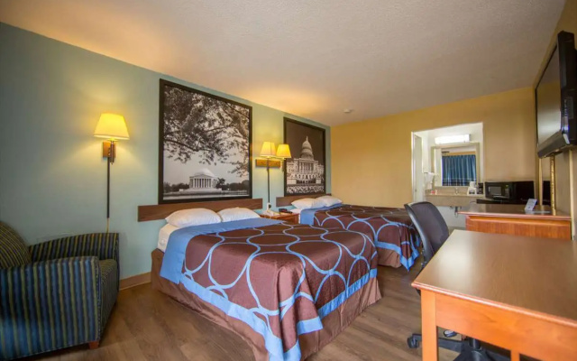 photo 3 of Super 8 by Wyndham Alexandria/Washington D.C. Area