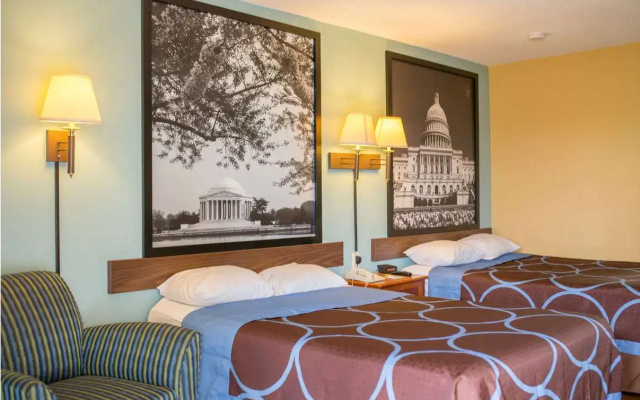 photo 4 of Super 8 by Wyndham Alexandria/Washington D.C. Area