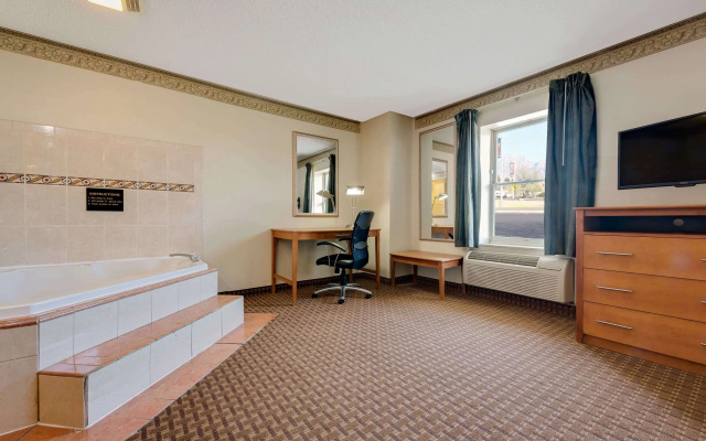 photo 3 of Super 8 by Wyndham Allentown