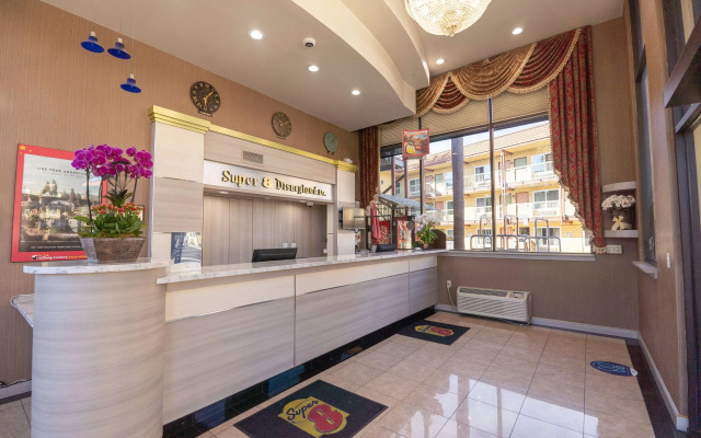 photo 2 of Super 8 by Wyndham Anaheim/Disneyland Drive