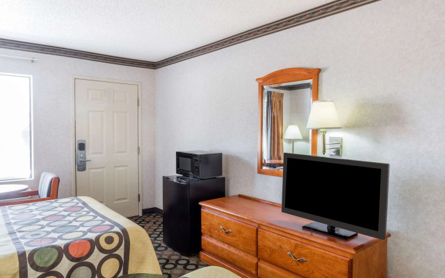 photo 3 of Super 8 by Wyndham Ashburn