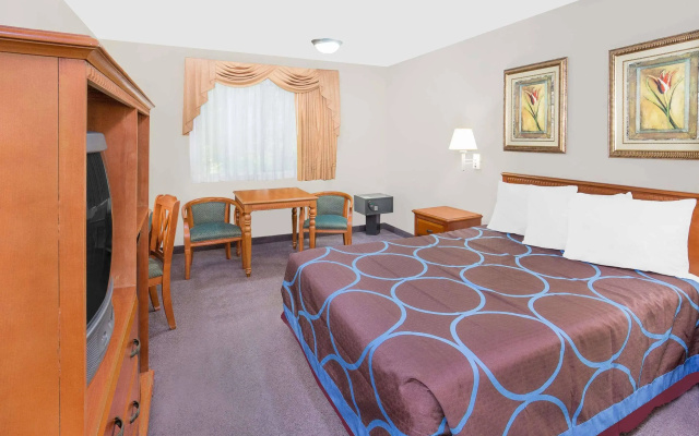 photo 3 of Super 8 by Wyndham Ashland