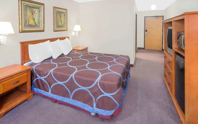 photo 4 of Super 8 by Wyndham Ashland