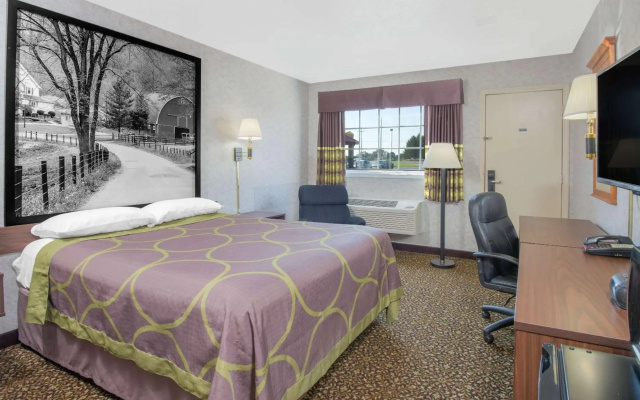 photo 3 of Super 8 by Wyndham Ashland