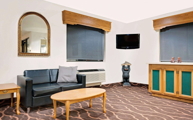 photo 3 of Super 8 by Wyndham Ashland