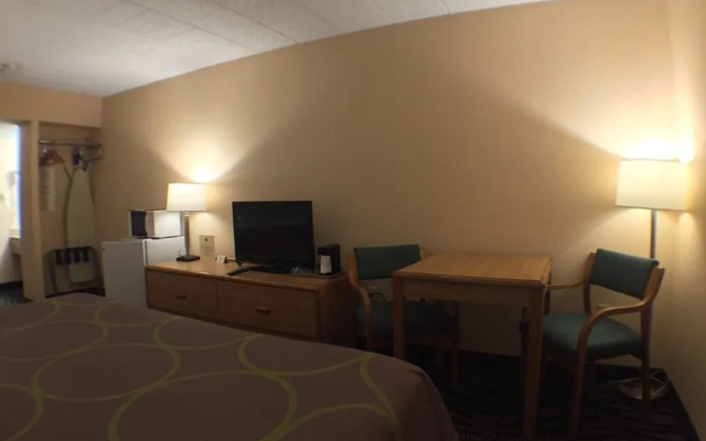 photo 3 of Super 8 Batavia E Of Darien Lake Theme Park
