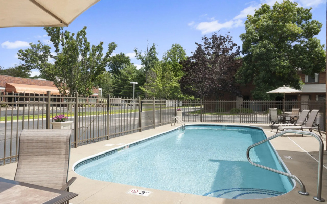 photo 3 of Super 8 Beachwood Cleveland Area