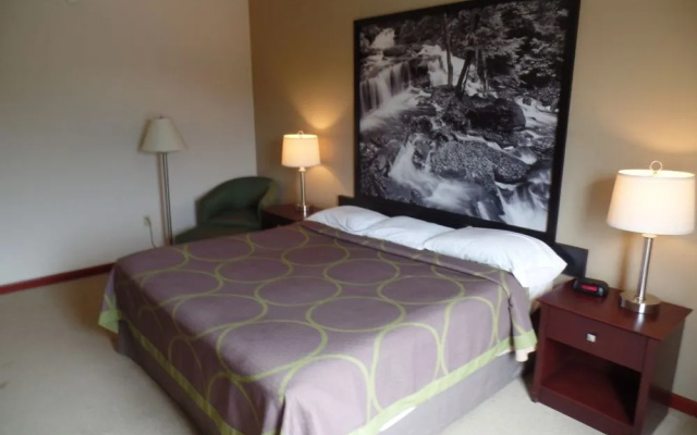 photo 4 of Super 8 By Wyndham Beaver Falls