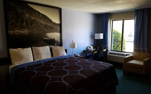 photo 5 of Super 8 Bentonville