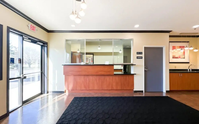 photo 2 of Blaine Town Inn & Suites