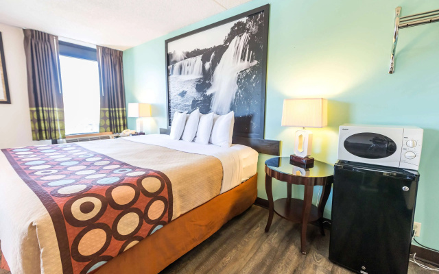 photo 3 of Super 8 by Wyndham Branson/Andy Williams Theater