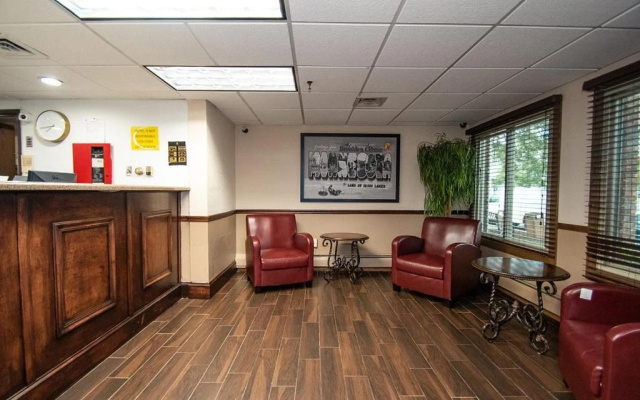 photo 2 of Super 8 By Wyndham Brooklyn Center/Mpls