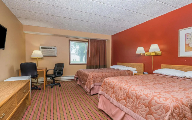 photo 5 of Super 8 By Wyndham Brooklyn Center/Mpls