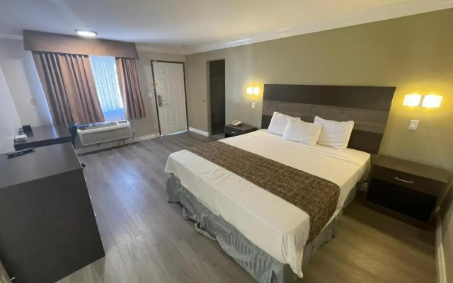 photo 3 of Super 8 Buena Park